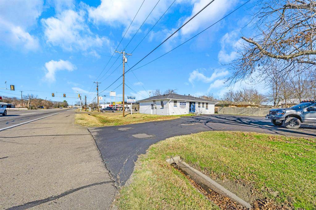 Bonham, TX 75418,200 E Russell Avenue