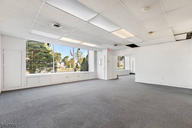 Roselle Park Boro, NJ 07204,22 E Westfield Ave