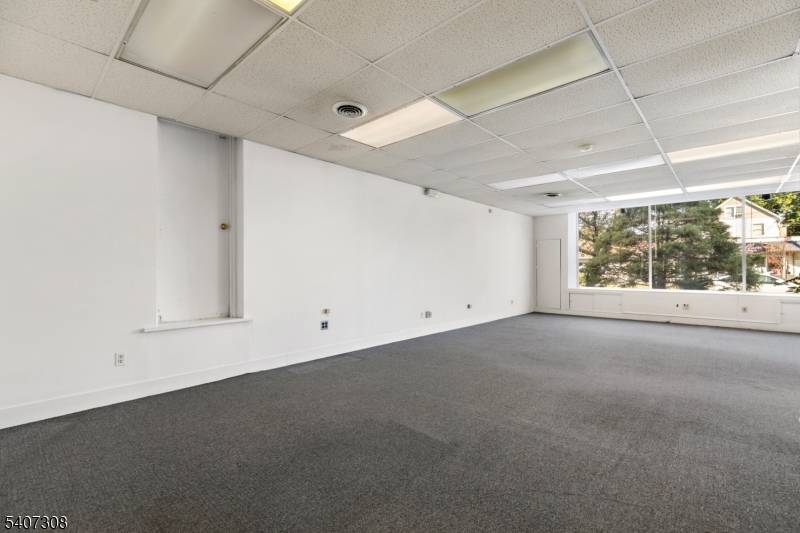 Roselle Park Boro, NJ 07204,22 E Westfield Ave