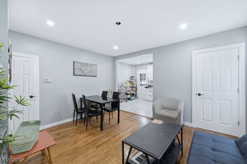 Newark City, NJ 07104,68 Kearny St