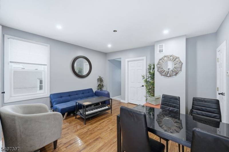 Newark City, NJ 07104,68 Kearny St