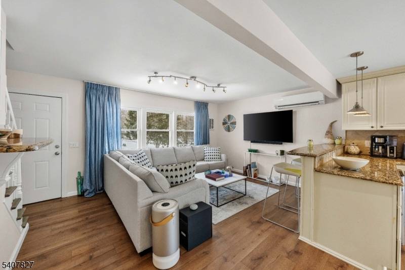 Pequannock Twp., NJ 07440,26 Pequannock Ave