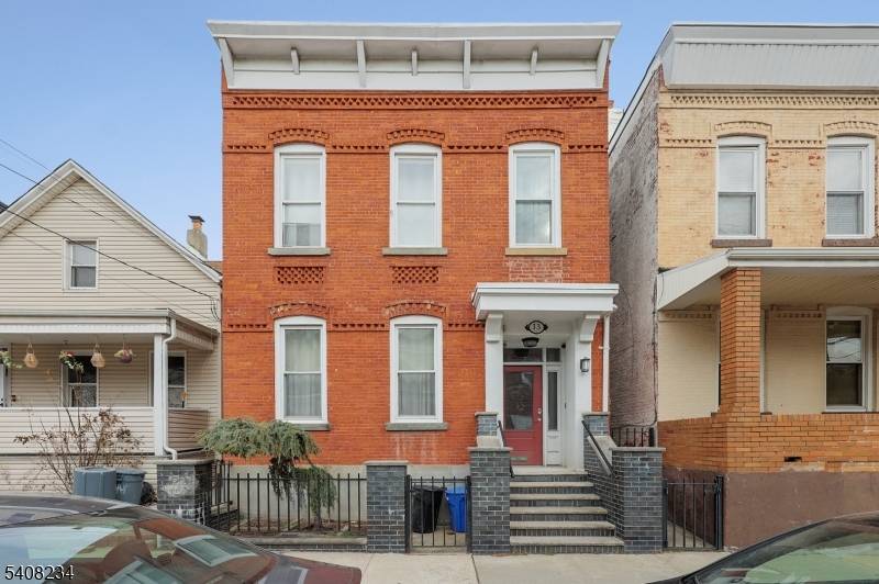 Bayonne City, NJ 07002,13 W 16Th St