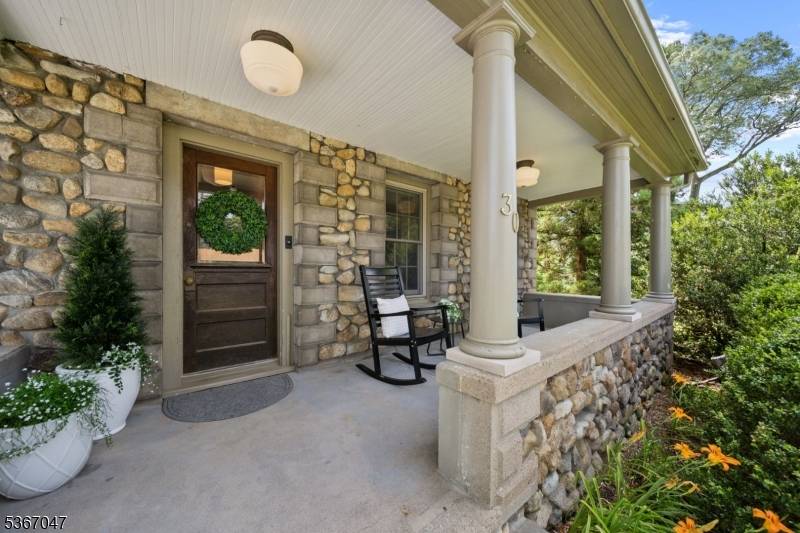 Midland Park Boro, NJ 07432,30 Highwood Ave