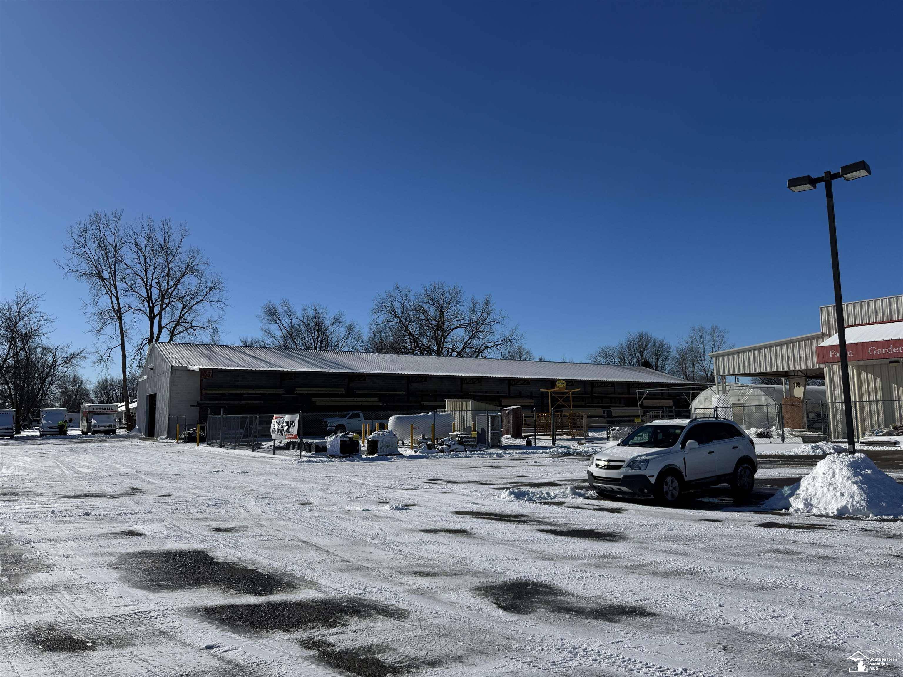 Monroe, MI 48162,8771 Ida Maybee RD