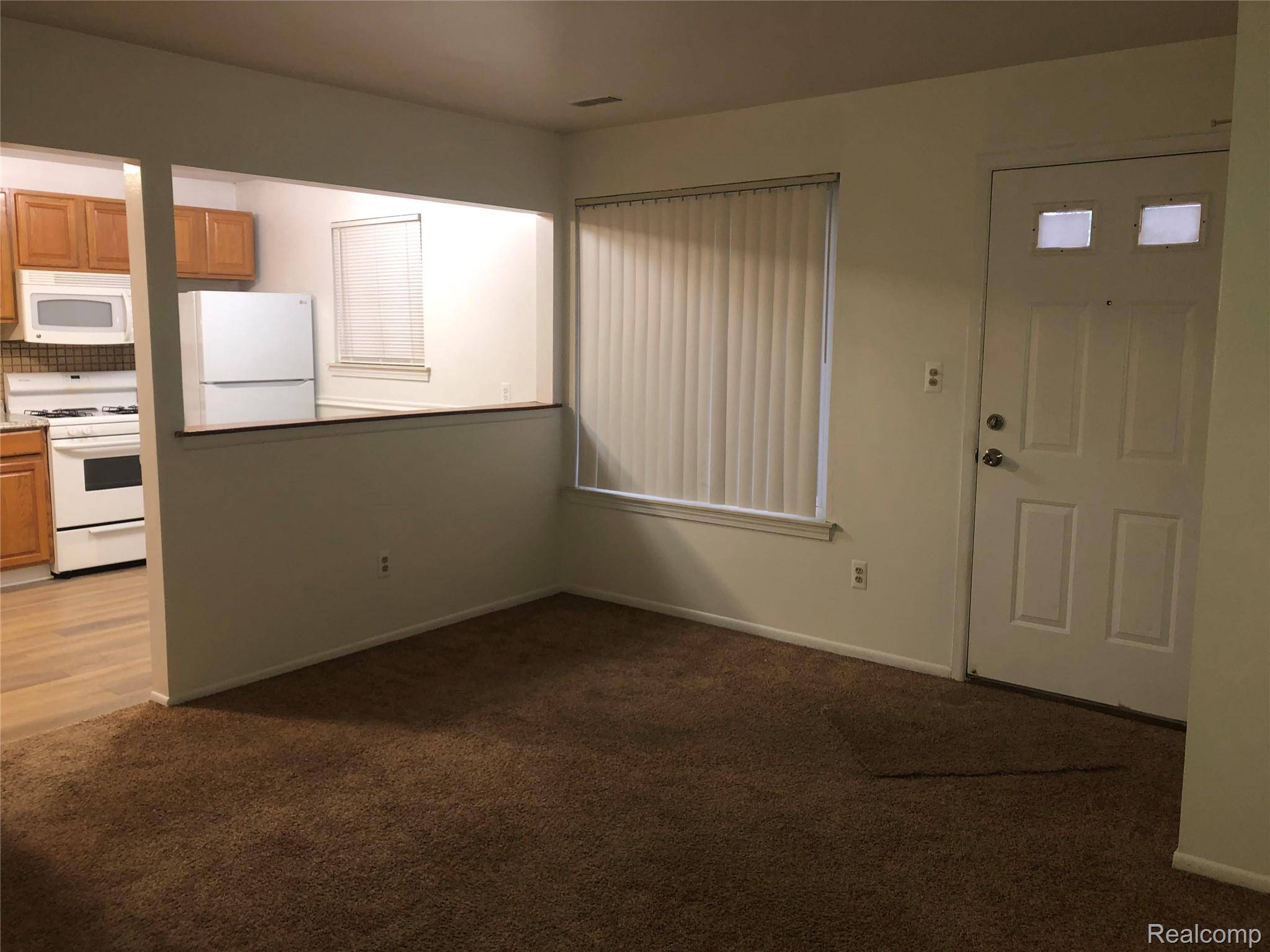 Redford, MI 48240,18633 Negaunee