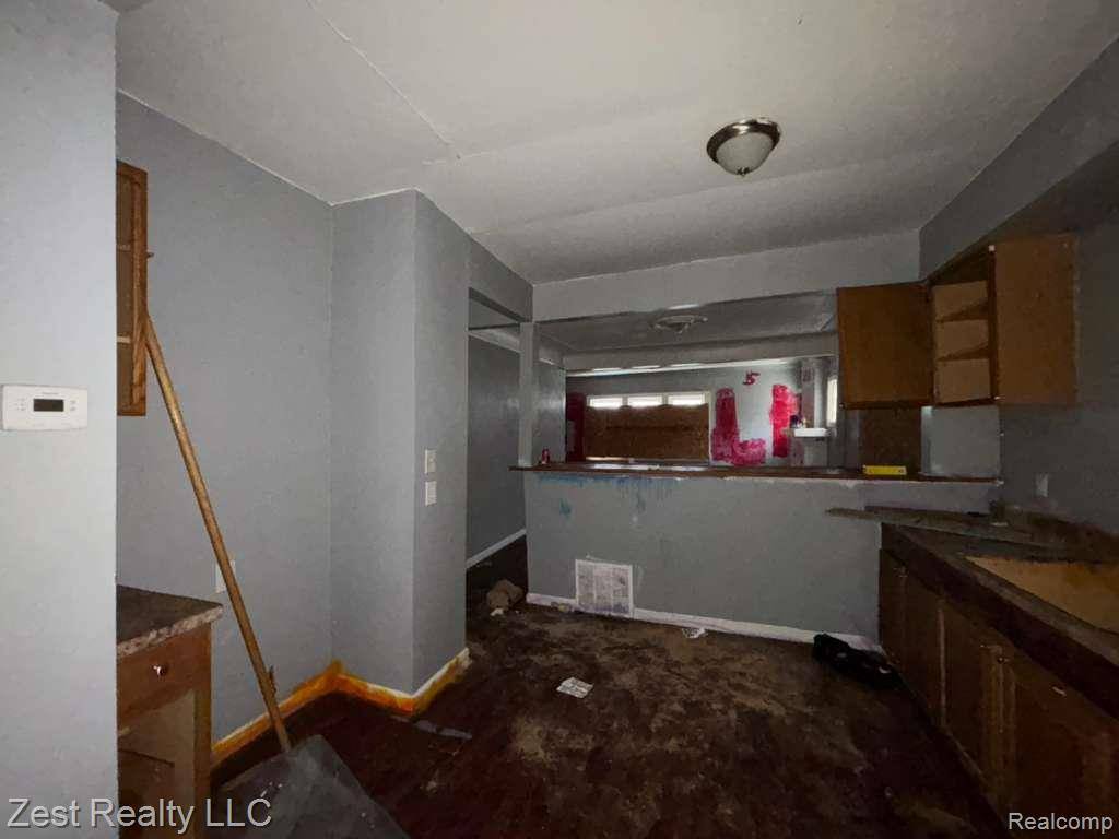 Detroit, MI 48204,9206 PINEHURST ST