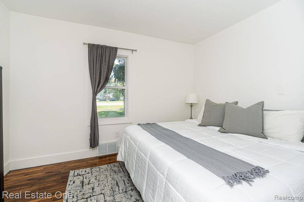 Rochester, MI 48309,2392 W AUBURN RD