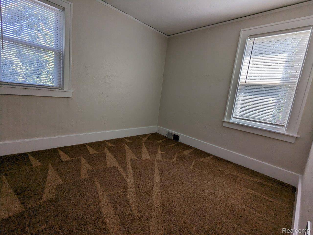 Clawson, MI 48017,203 Gladwin