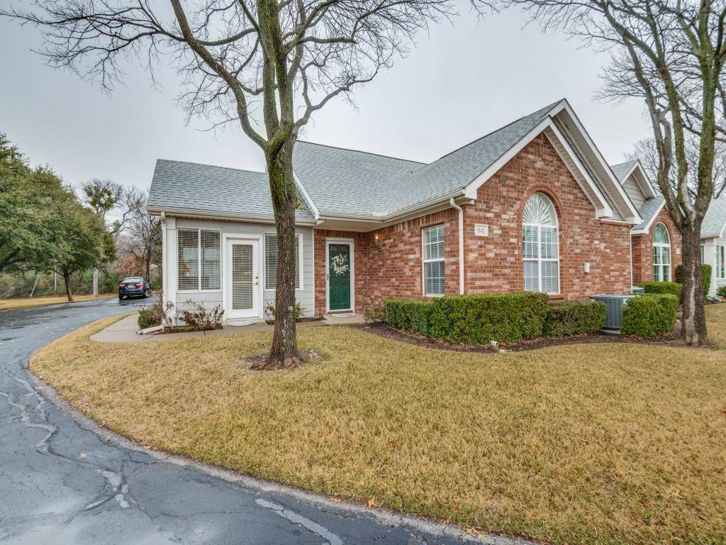941 Bridges Drive, Arlington, TX 76012