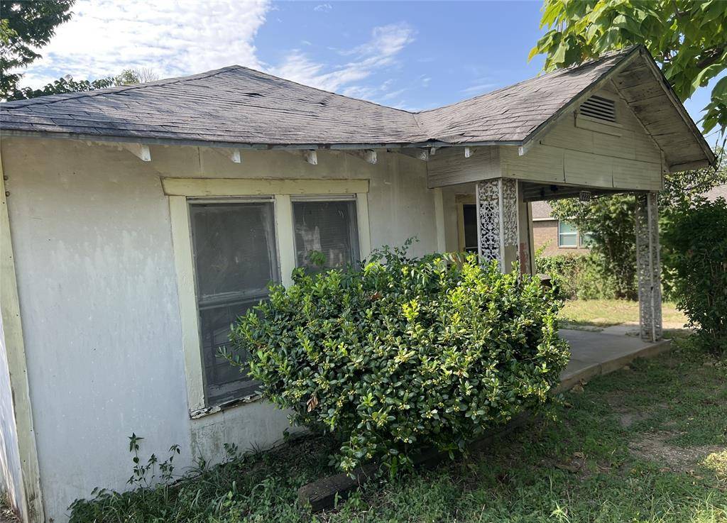 Dallas, TX 75210,4222 Carl Street