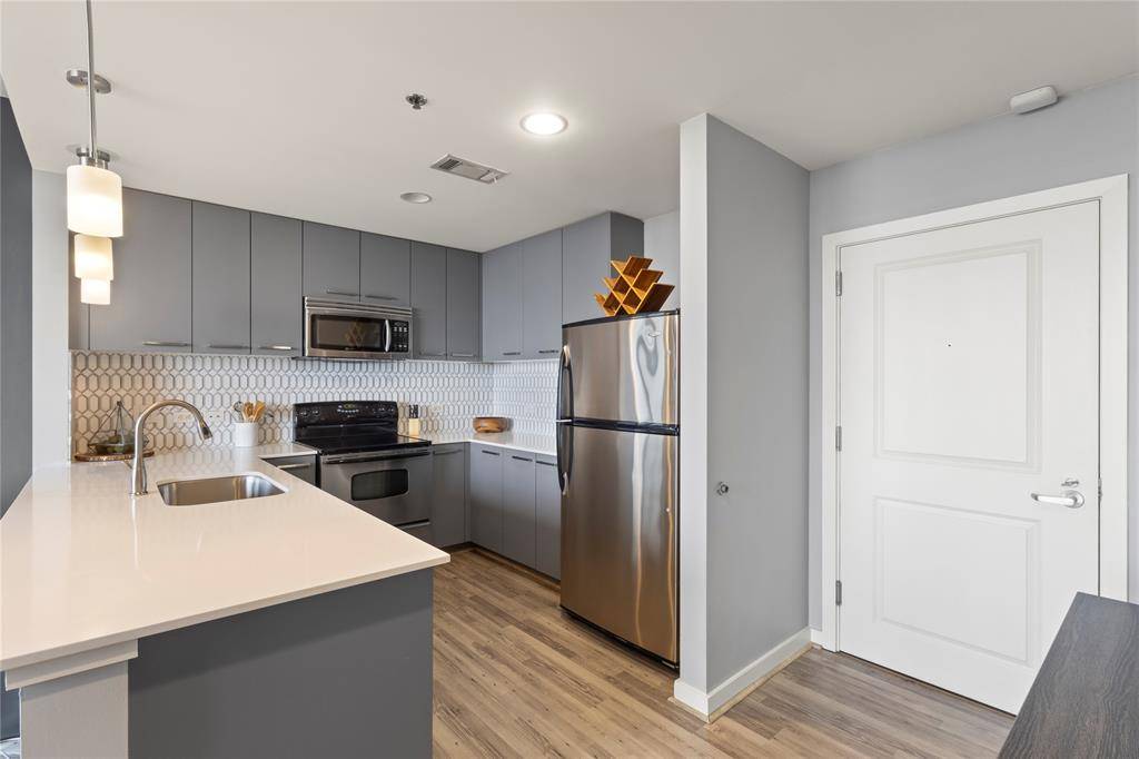 Dallas, TX 75202,1200 Main Street #2202