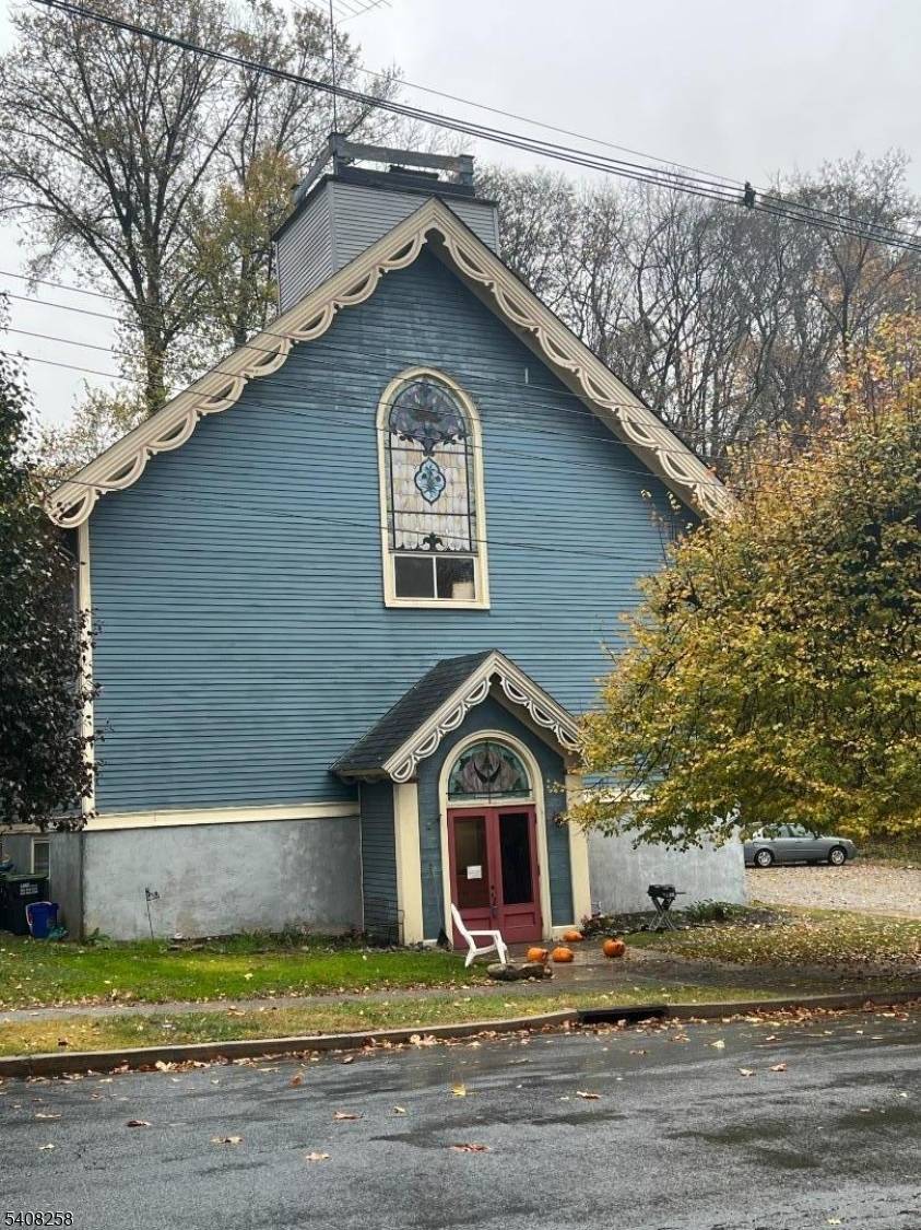 Belvidere Twp., NJ 07823,192 Market St #2