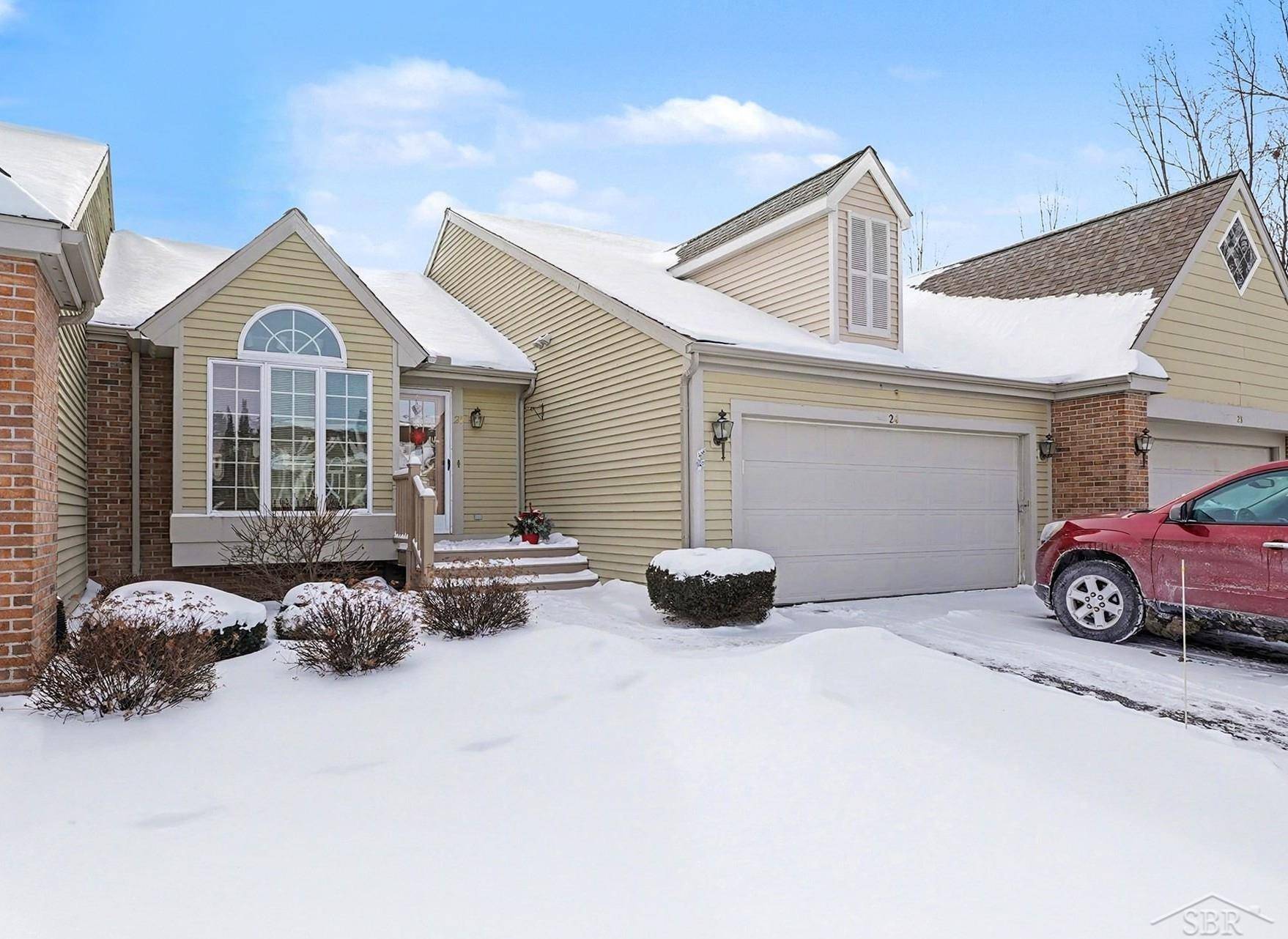 24 W Drake DR, Saginaw Twp, MI 48603