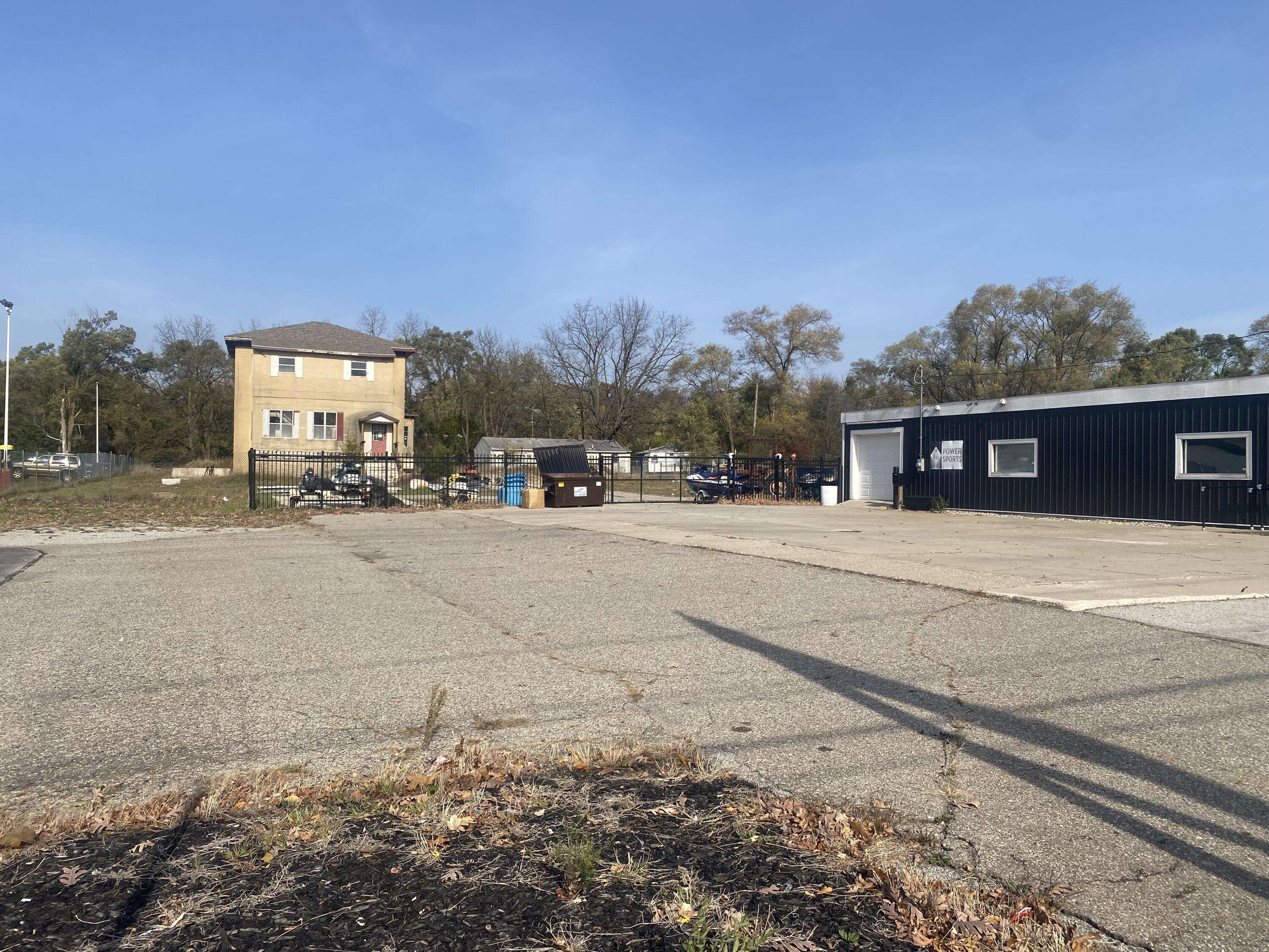 2256 E Apple AVE, Muskegon Twp, MI 49442