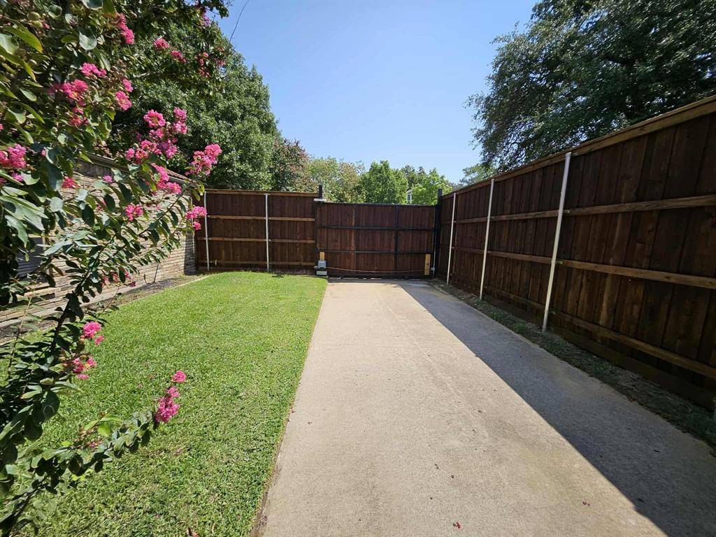 Bedford, TX 76021,3827 Ashbury Lane