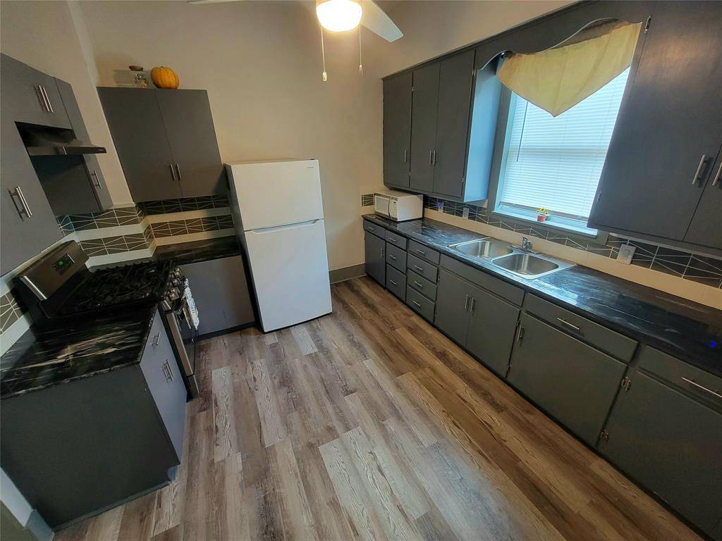 400 W Washington Street, Clarksville, TX 75426