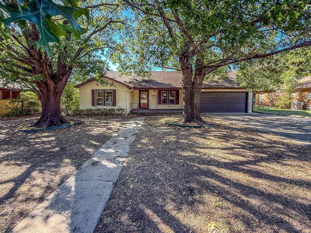 Gainesville, TX 76240,1305 Hillcrest Boulevard