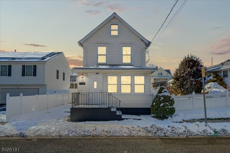 Manville Boro, NJ 08835,27 N 3Rd Ave