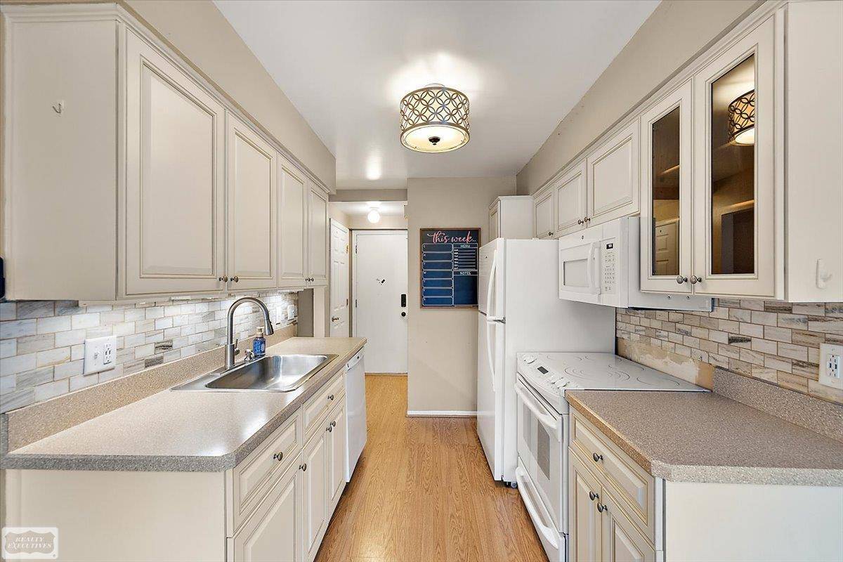 Clinton Township, MI 48038,44585 N Bunker Hill DR