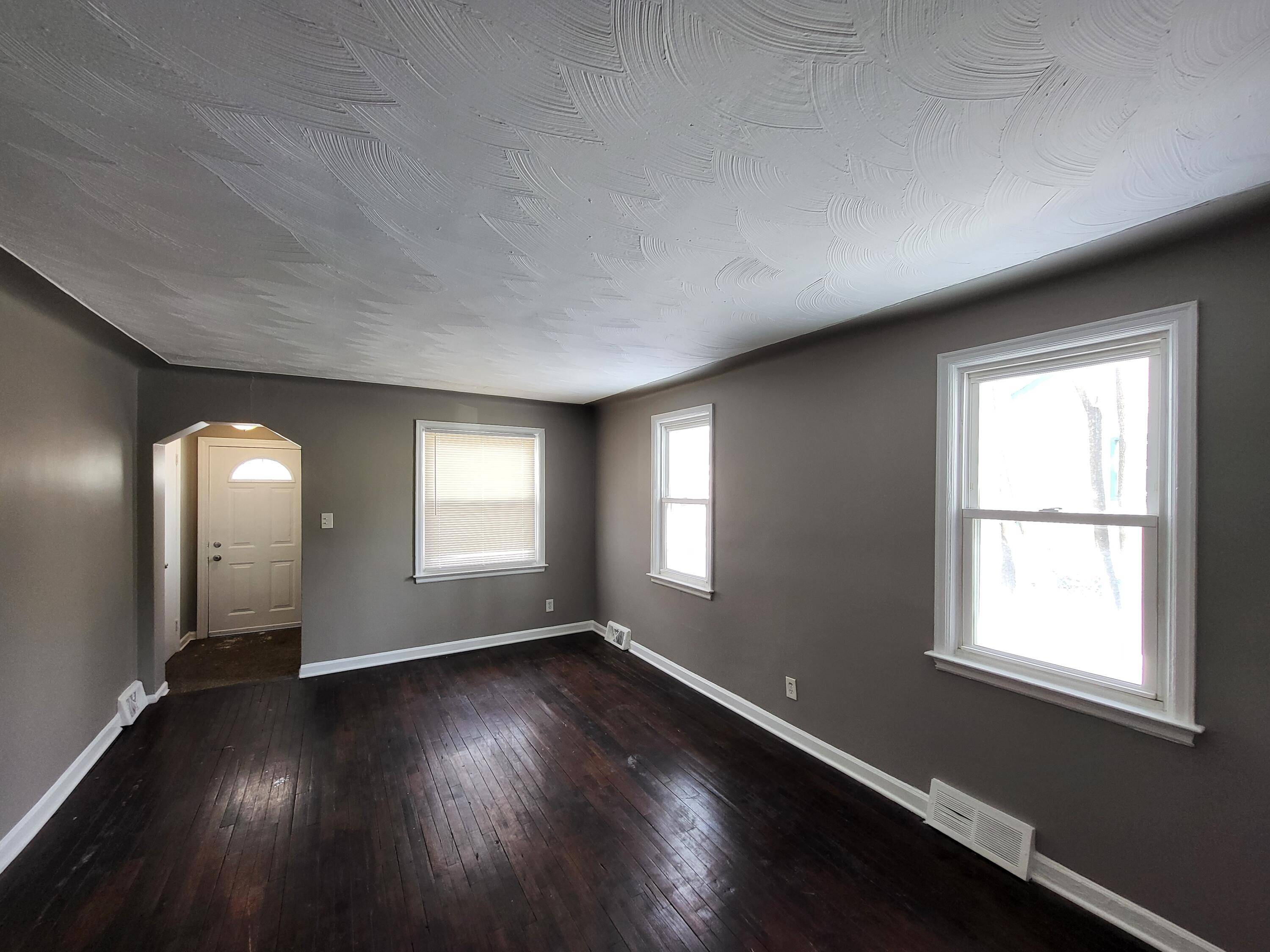 Hazel Park, MI 48030,420 E Meyers AVE