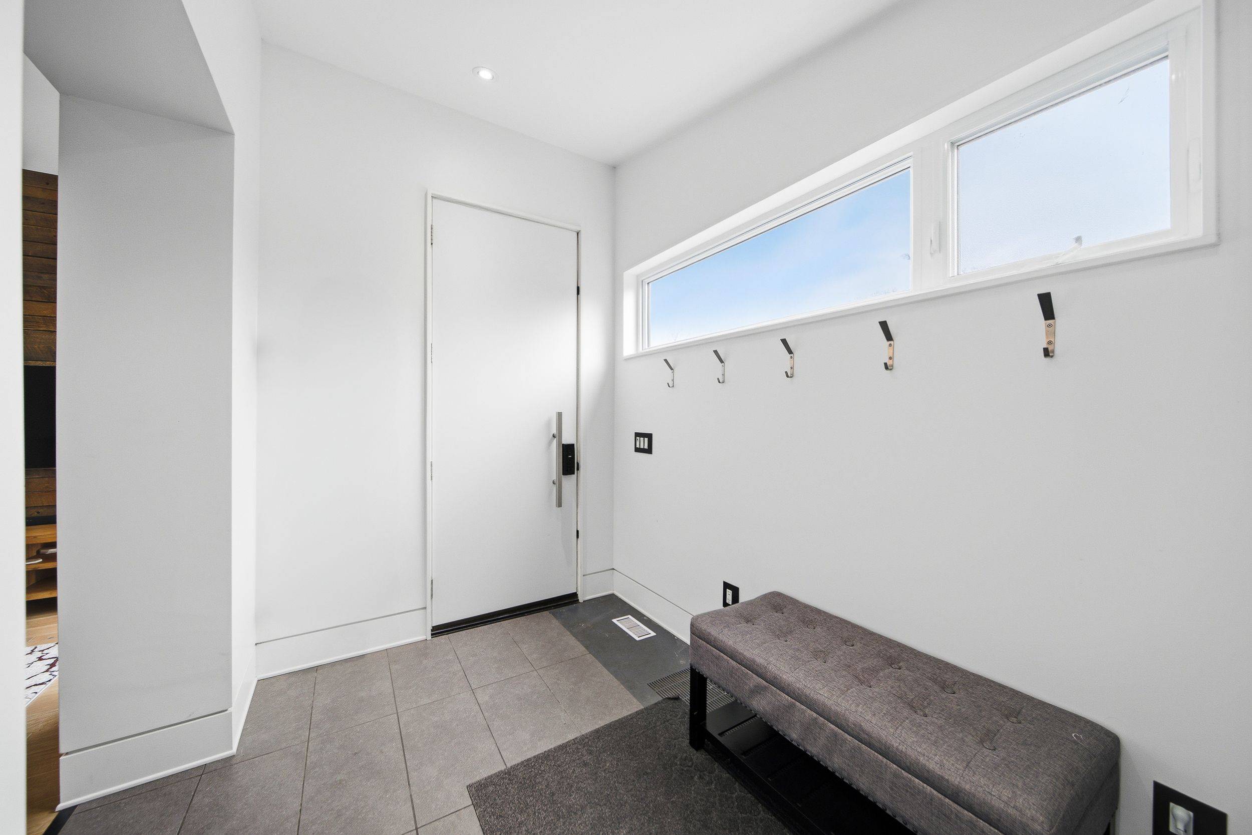 Toronto W07, ON M8Y 1L8,22 Daniels ST