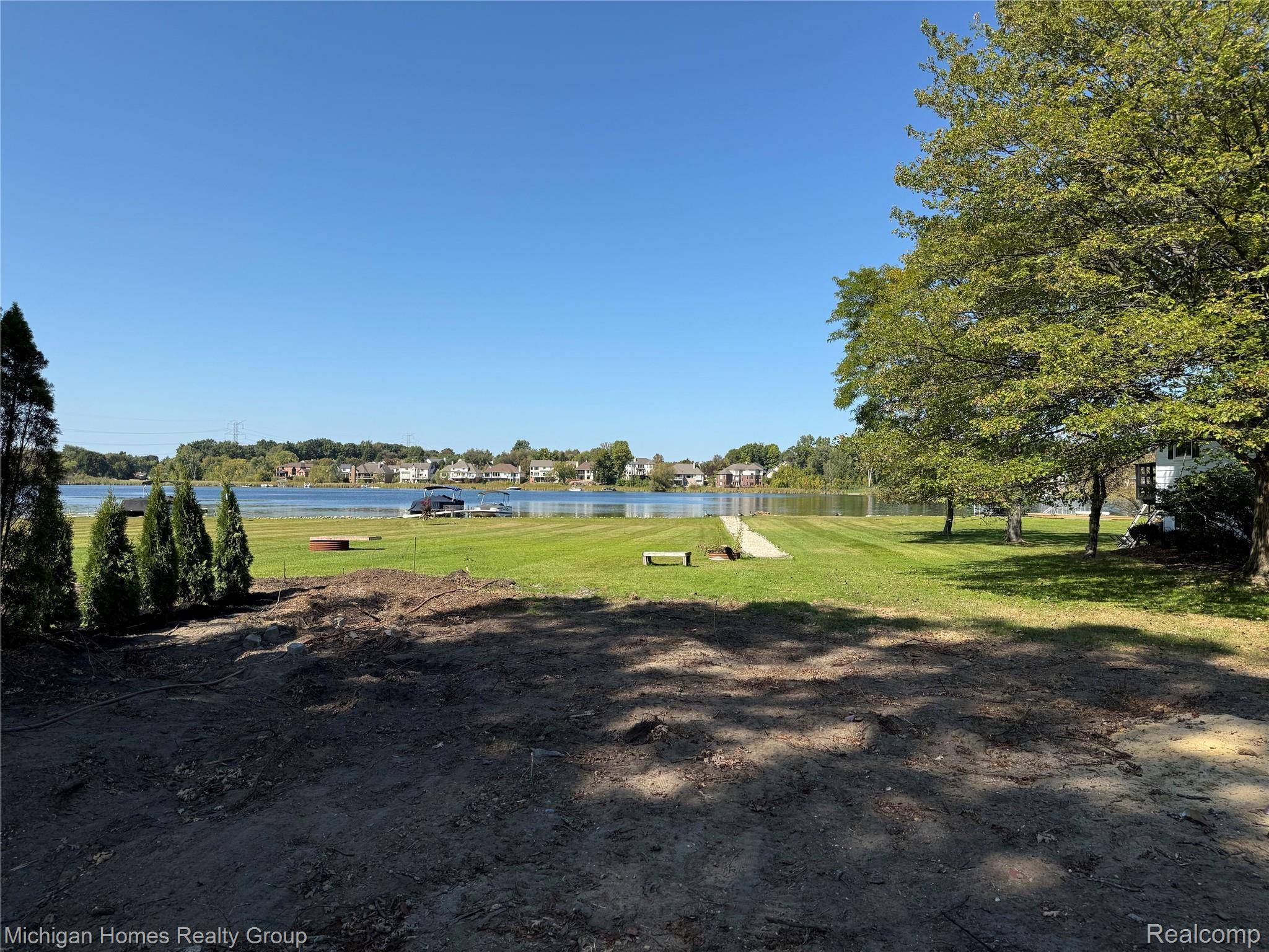 2910 Loon DR, Wixom, MI 48393