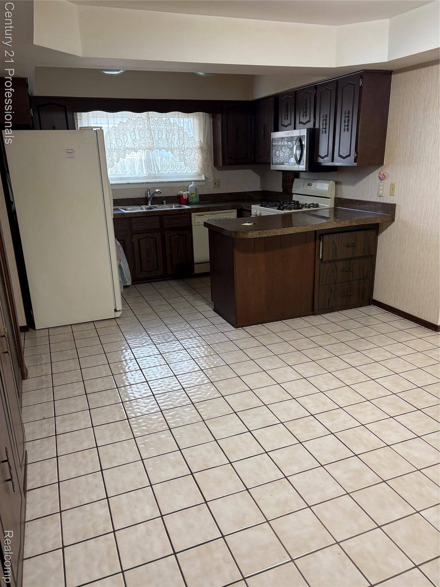 Sterling Heights, MI 48310,36458 Jeffrey DR