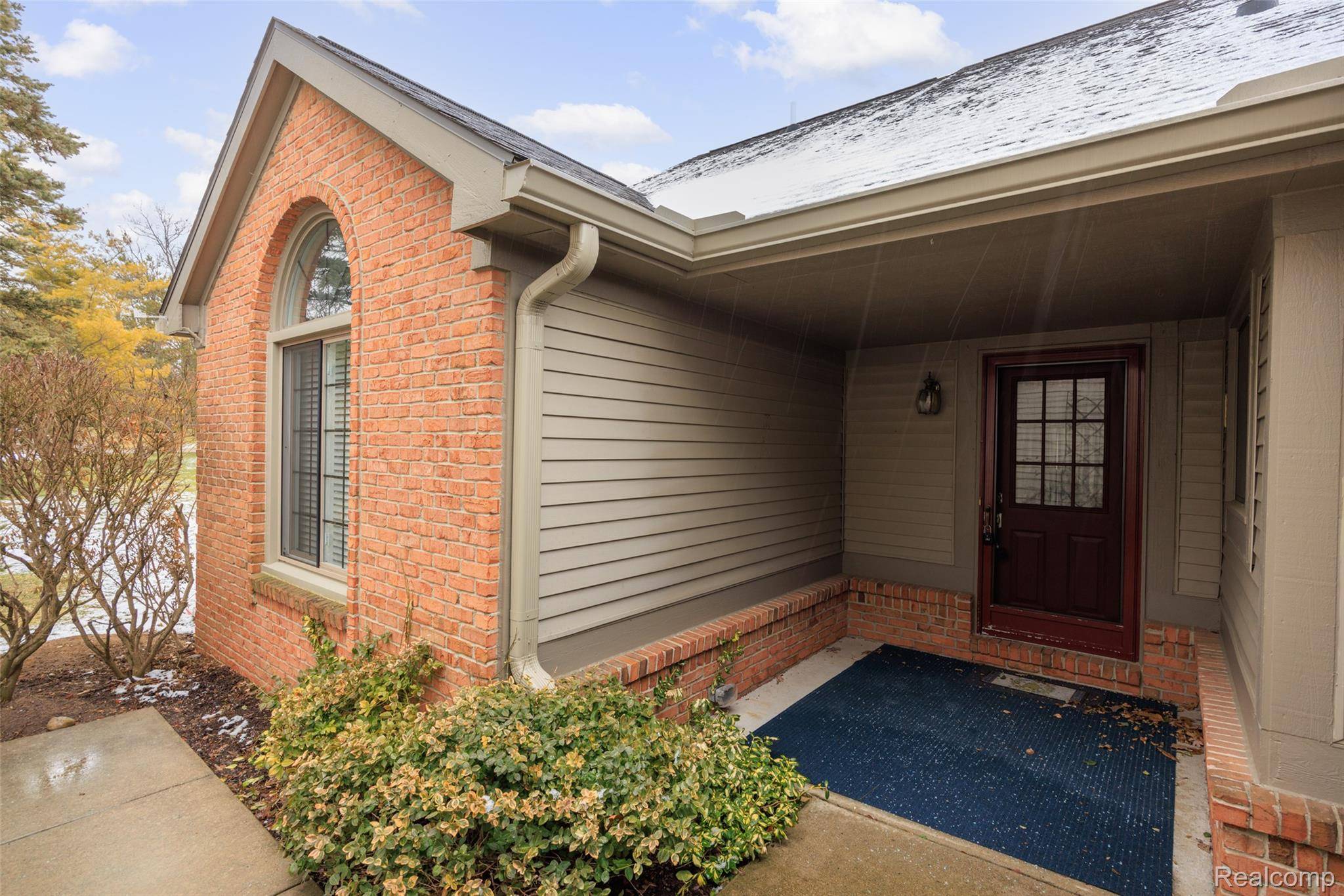 Brighton, MI 48116,970 Ridge CT