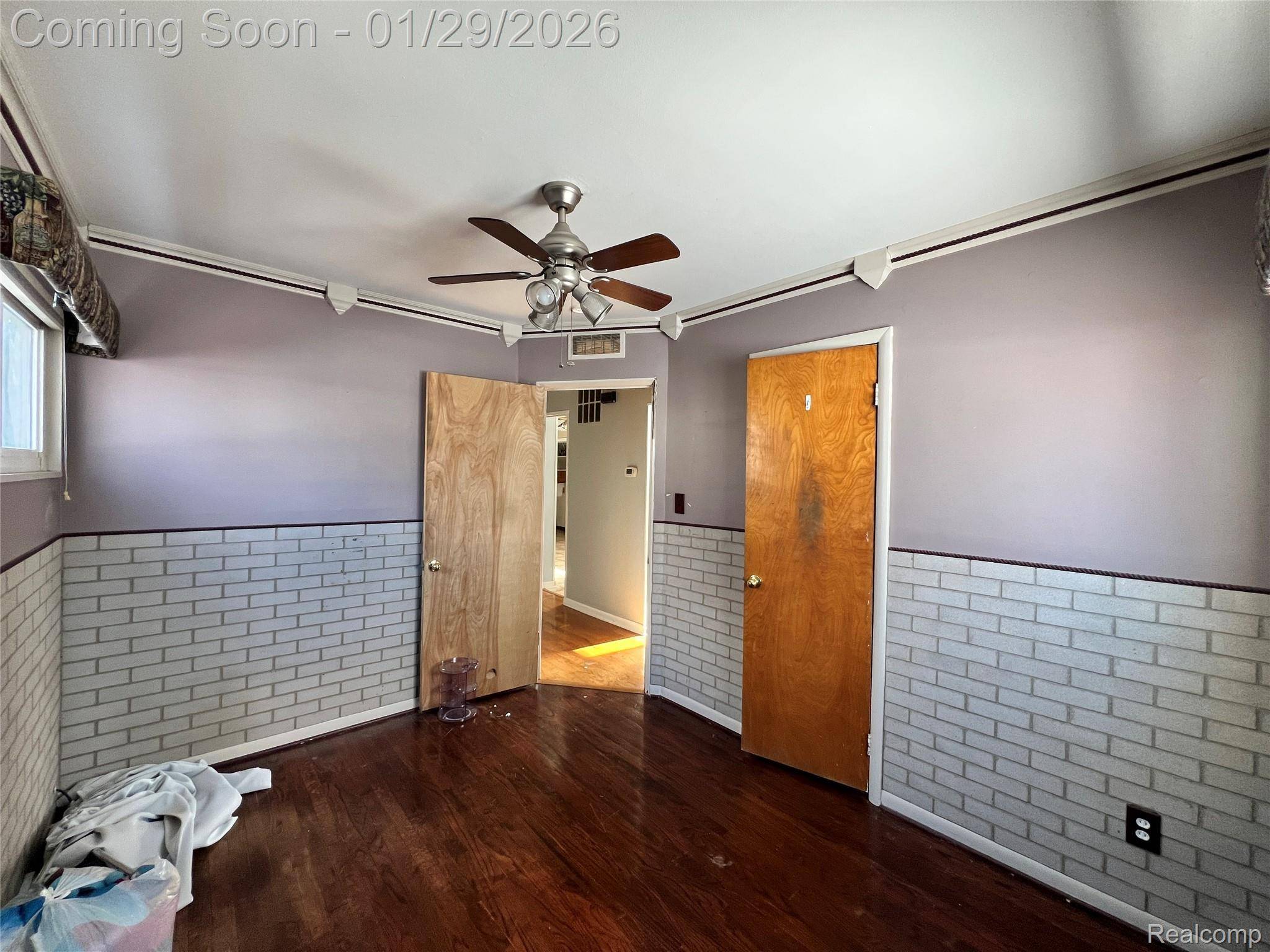 Madison Heights, MI 48071,27320 Delton ST