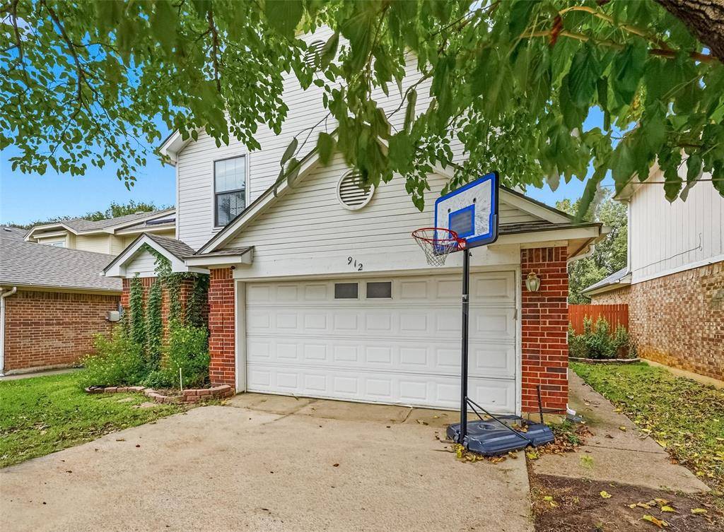 Lewisville, TX 75067,912 S Old Orchard Lane