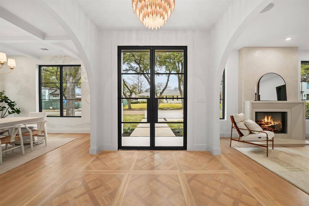 Dallas, TX 75214,6814 Dalhart Lane