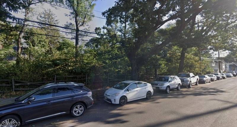 Plainfield City, NJ 07063,1637 S 2Nd St