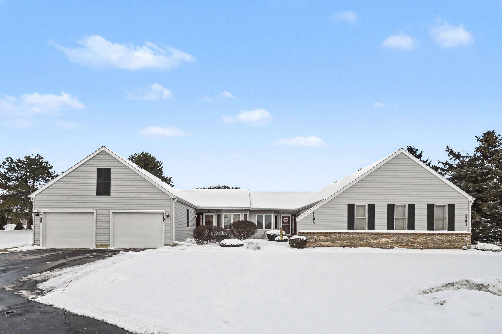 St. Johns, MI 48879,1197 Sunview DR #14