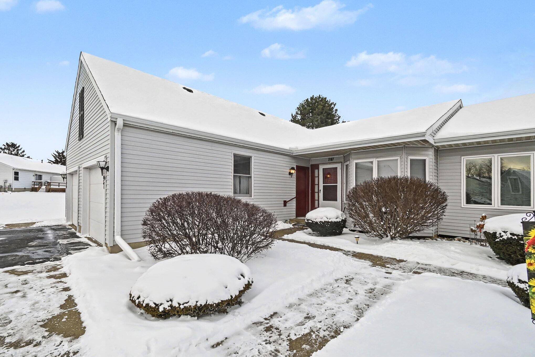 St. Johns, MI 48879,1197 Sunview DR #14