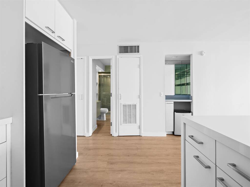 Miami Beach, FL 33139,5 Island Ave #12B