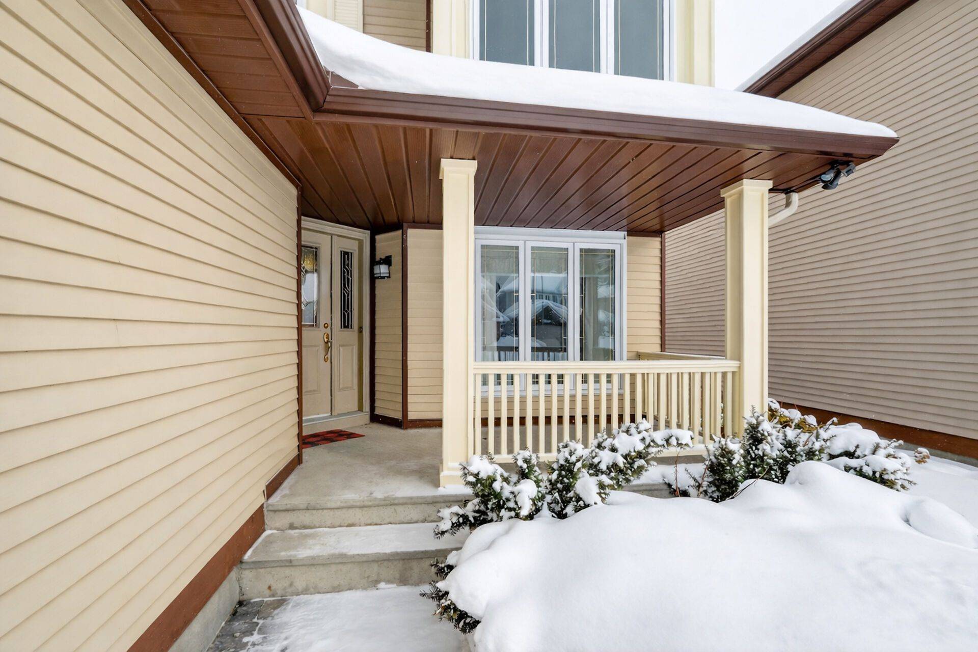 Orleans - Convent Glen And Area, ON K1C 6W2,1715 Hunters Run DR