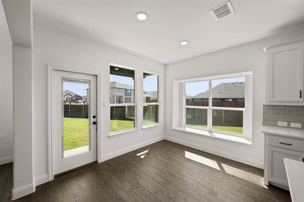 Joshua, TX 76058,7800 Barley Field Street