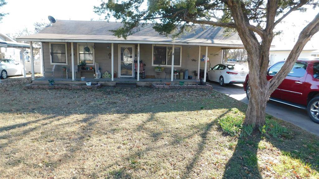 Leonard, TX 75452,605 E Hunt Street