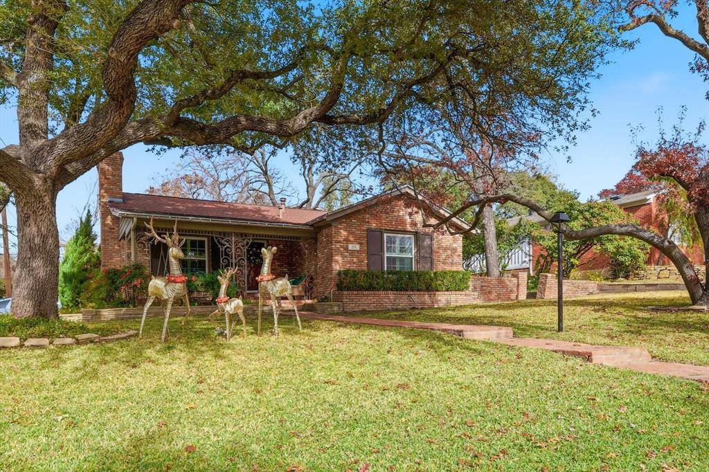 Fort Worth, TX 76116,6428 Waverly Way