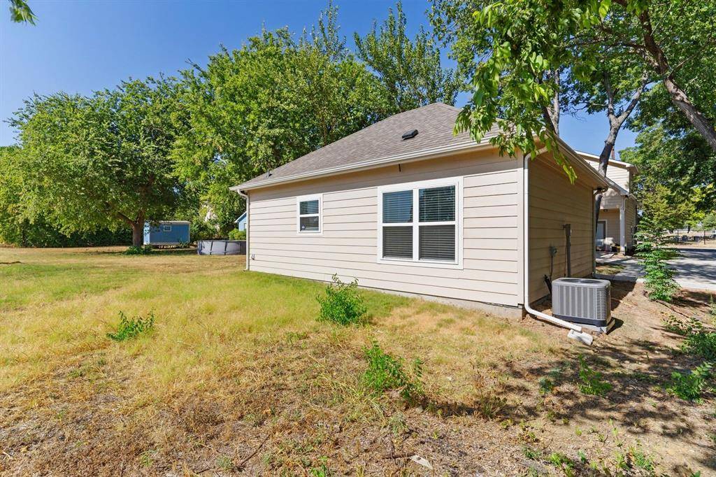 Denton, TX 76205,315 S Bradshaw Street #B