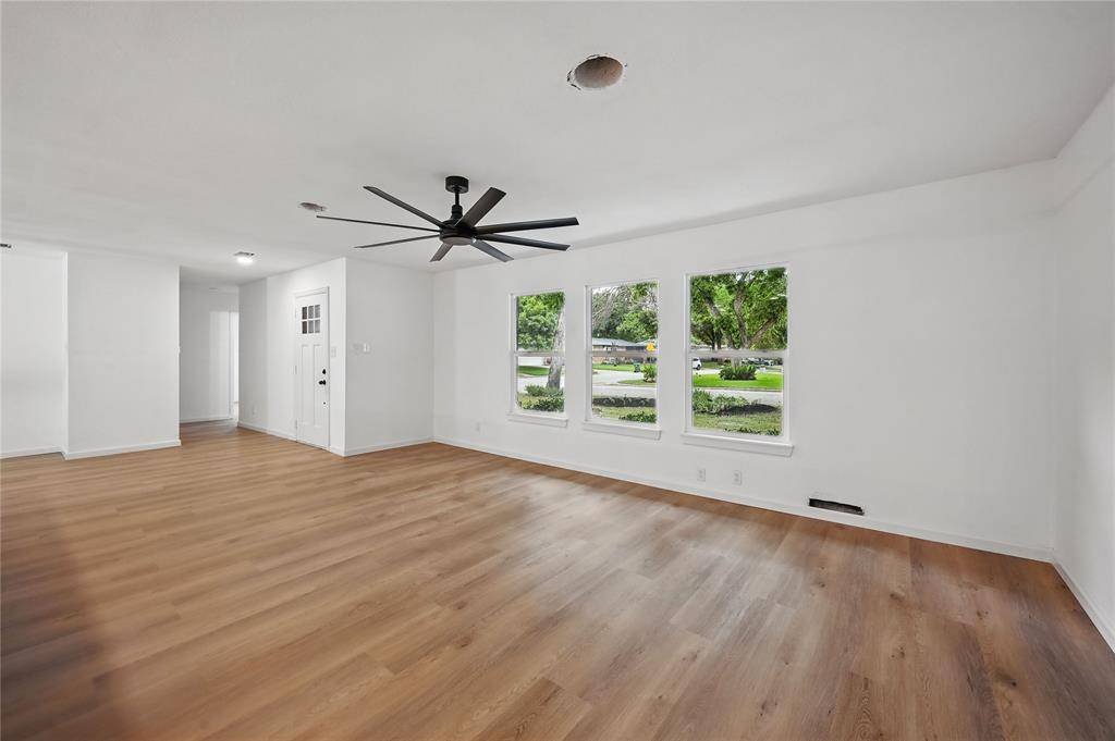 Hurst, TX 76053,512 Shadowbrook Lane