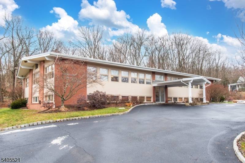 Kinnelon Boro, NJ 07405,17 Kiel Ave