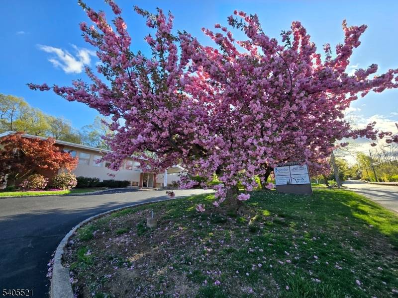 Kinnelon Boro, NJ 07405,17 Kiel Ave