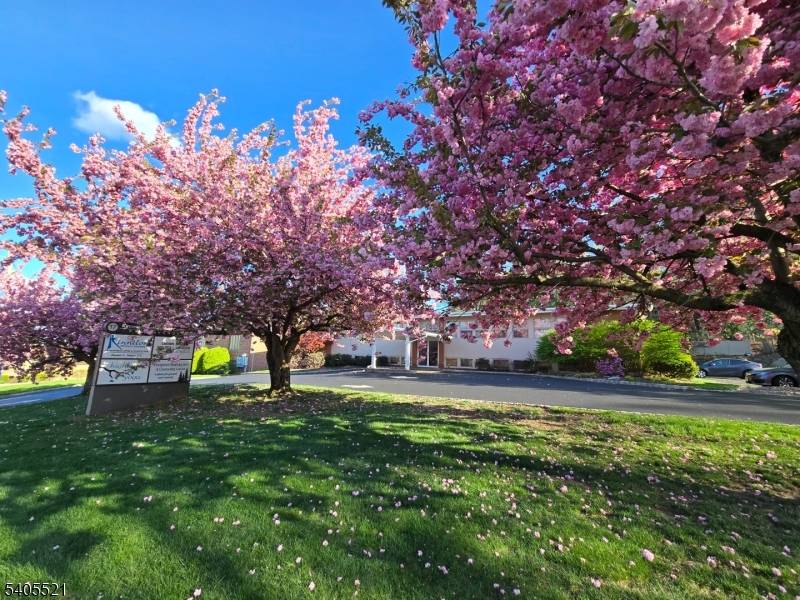 Kinnelon Boro, NJ 07405,17 Kiel Ave