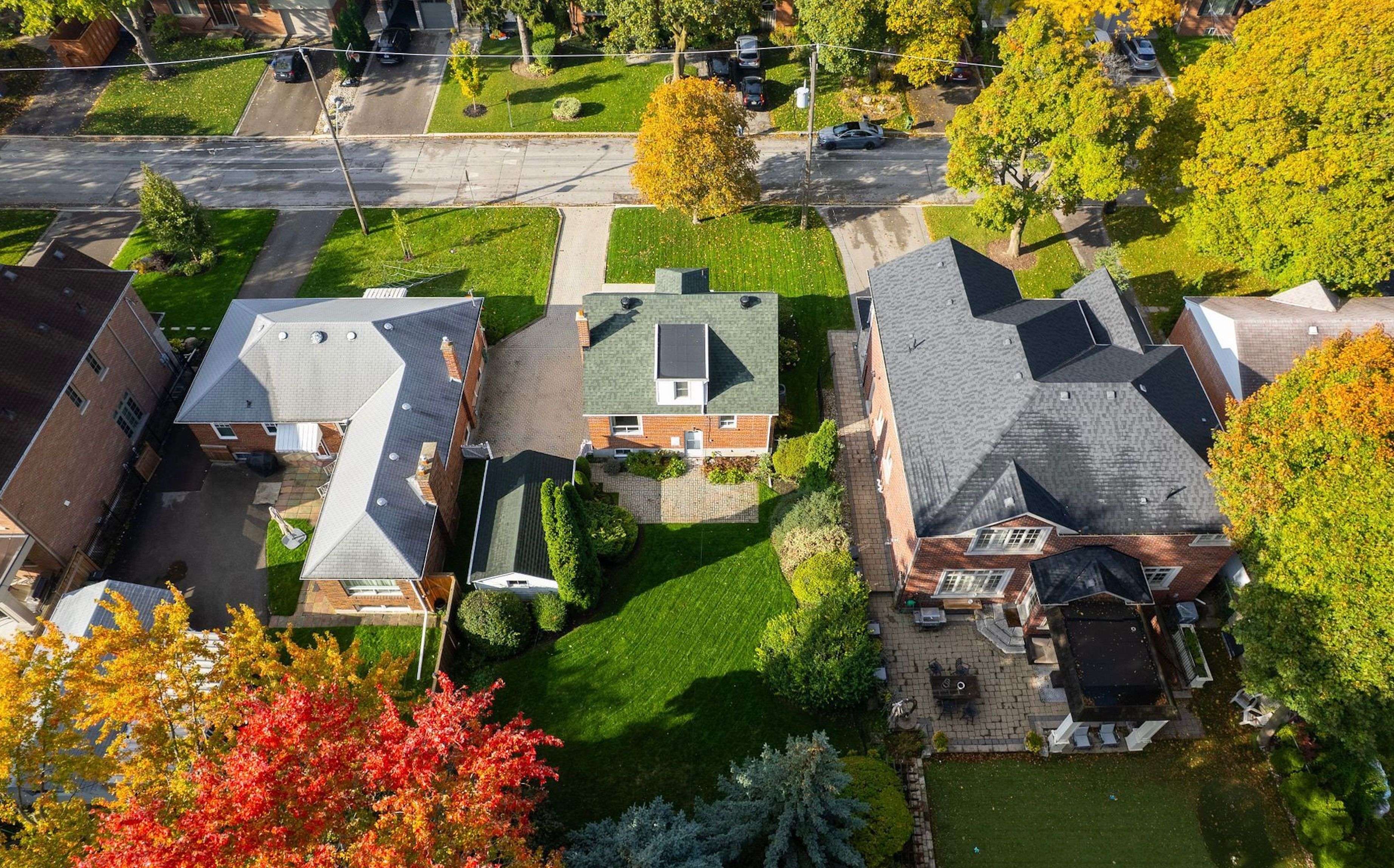 Toronto W08, ON M9B 4N2,15 Burnelm DR