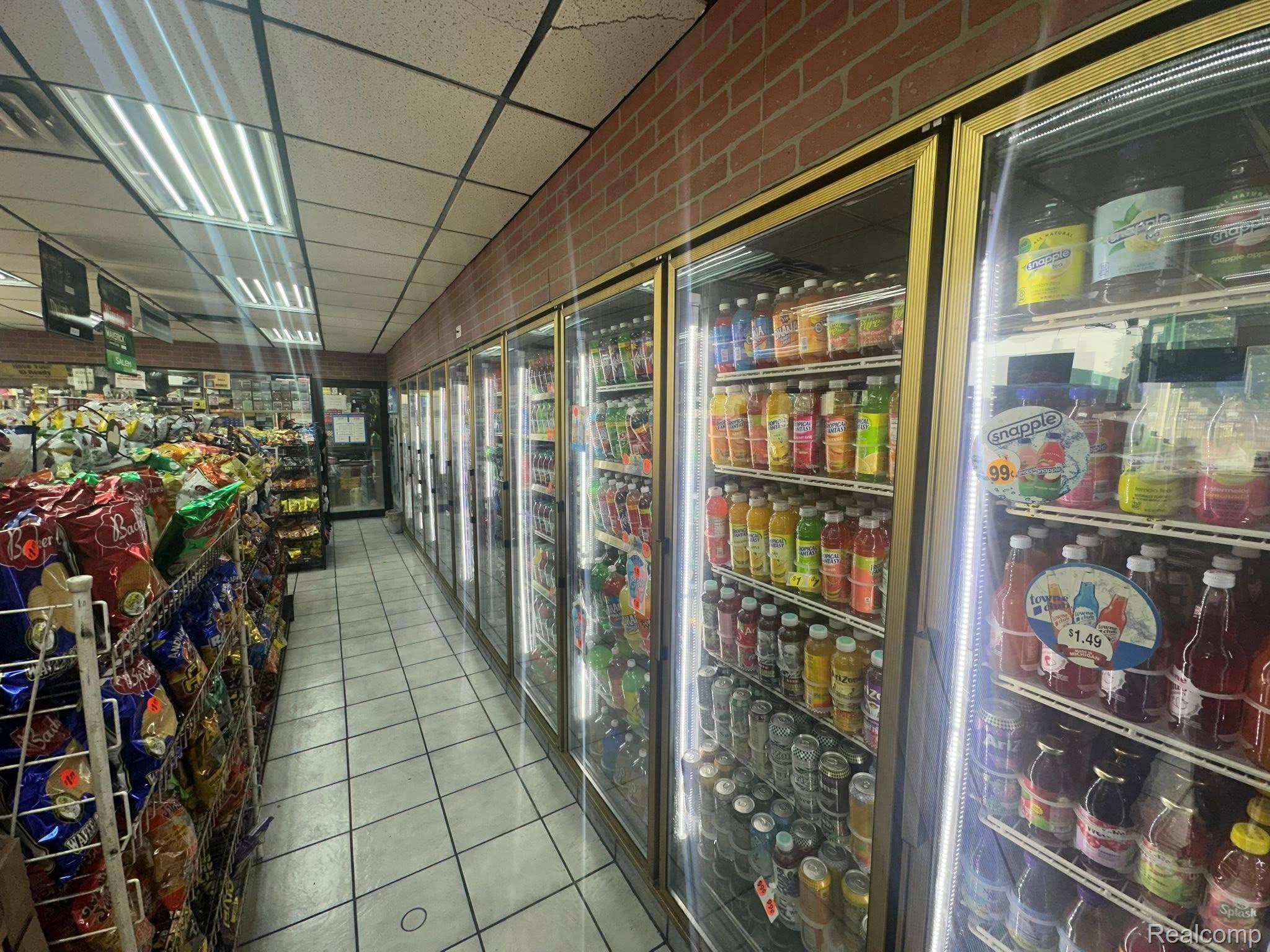 Detroit, MI 48221,3720 W McNichols RD