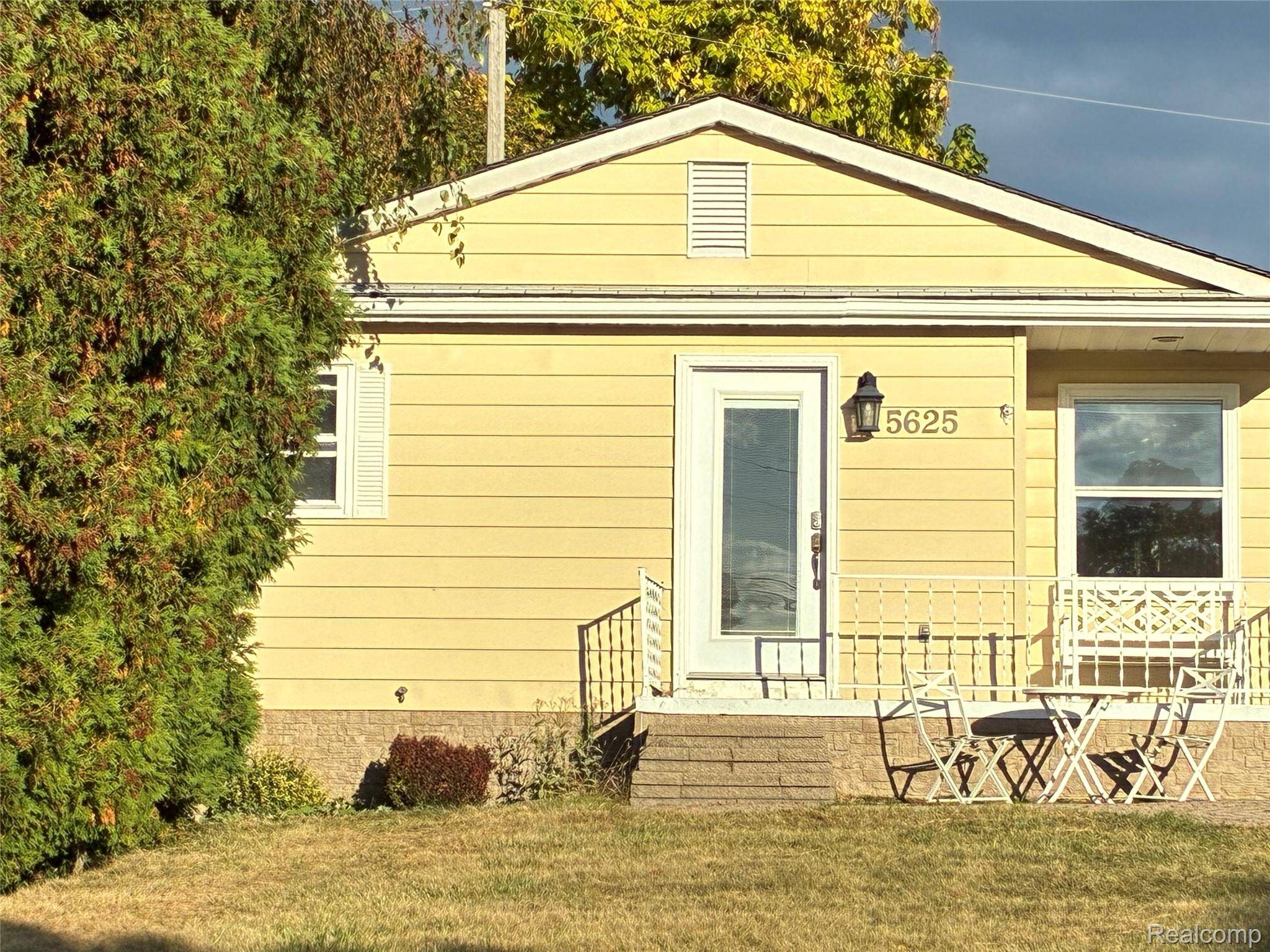 West Bloomfield, MI 48323,5625 Putnam DR