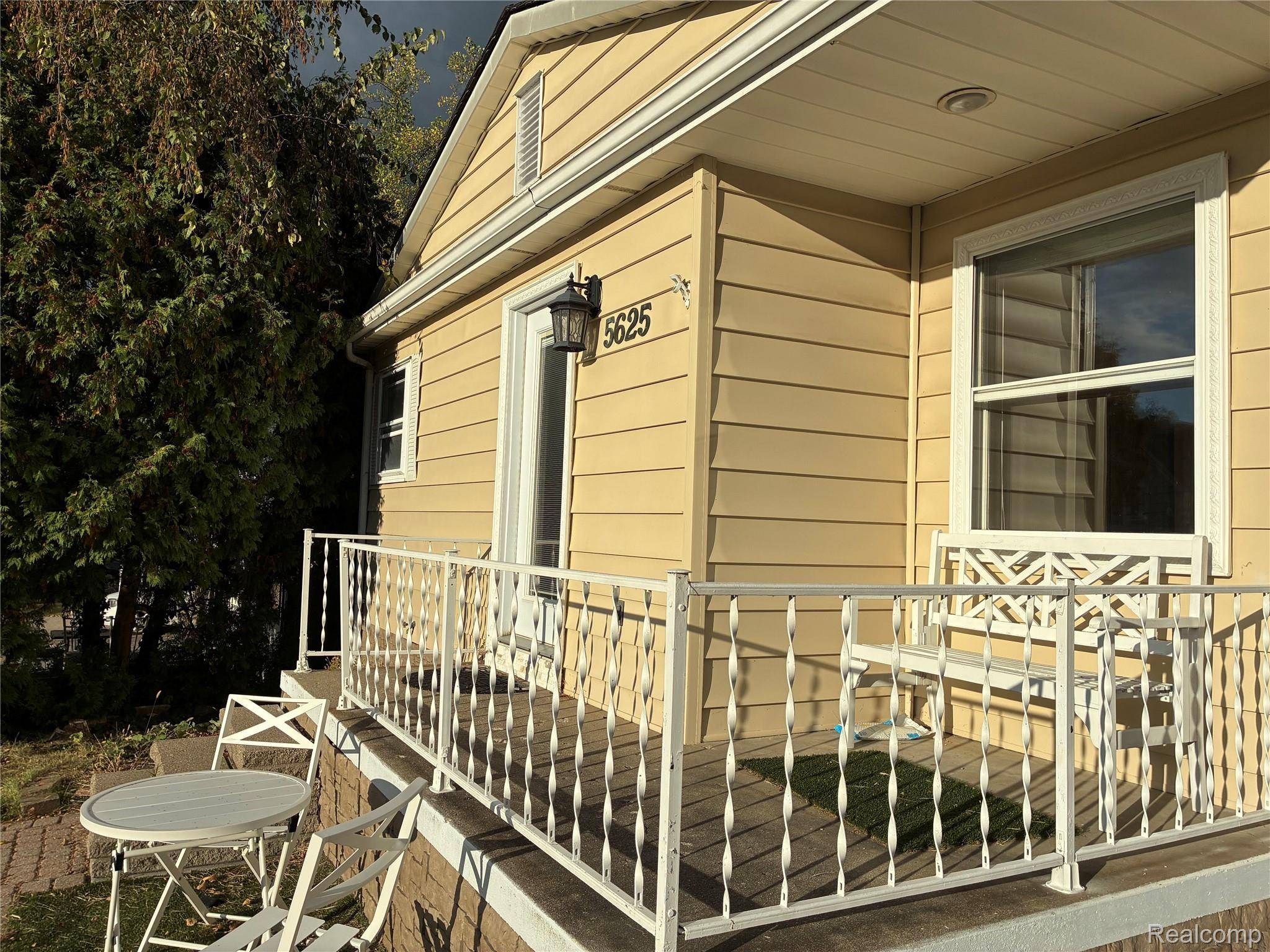 West Bloomfield, MI 48323,5625 Putnam DR