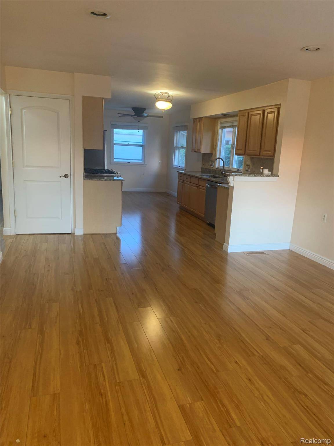 West Bloomfield, MI 48323,5625 Putnam DR